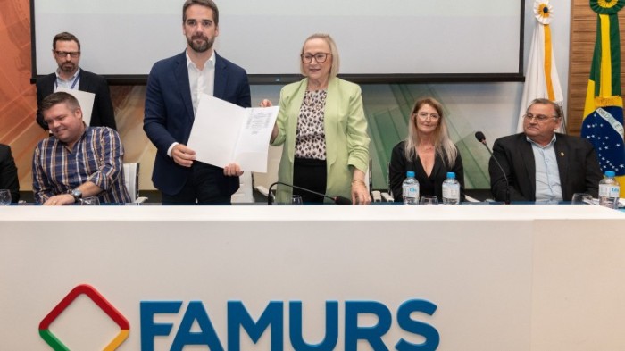 O lançamento ocorreu na Famurs, reunindo prefeitos, lideranças do setor e gestores da área da saúde -Foto: Maurício Tonetto/Secom