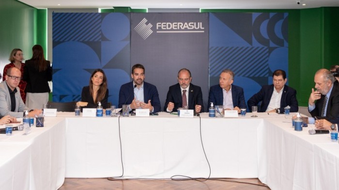 Leite lembrou do Devolve ICMS e reforçou que a reforma tributária deve enfrentar a regressividade da cobrança de impostos -Foto: Maurício Tonetto/Secom