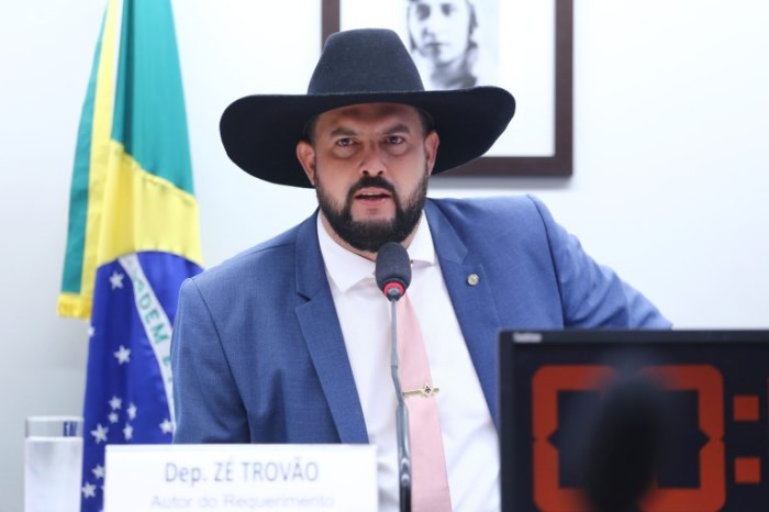 Zé Trovão: efeito sobre motores tinha que ser estudado antes de aumentar mistura - (Foto: Vinicius Loures/Câmara dos Deputados)