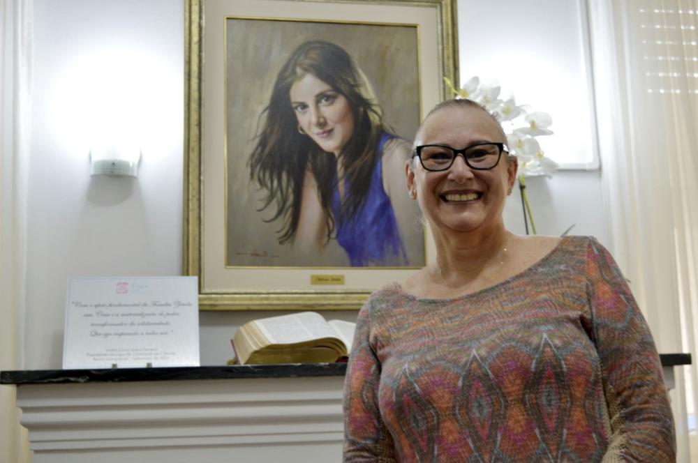 Silvana Andreola agradece amparo recebido pela Liga de Combate ao Câncer de Bento Gonçalves. Crédito: Exata Comunicação/Silvestre Santos