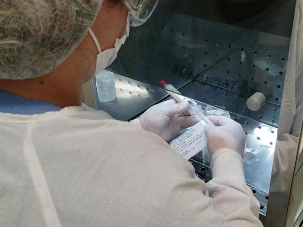 A diminuição dos estoques vem pela união da queda no número de doadoras e o aumento da quantidade de leite necessária para atender todos os bebês da UTI Neonatal. Crédito: Divulgação