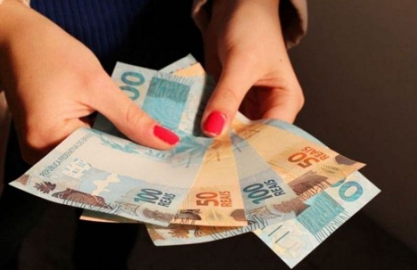 Mulher perde mais de R$ 3 mil em