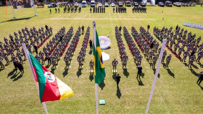 Solenidades ocorreram simultaneamente em quatro polos de ensino da Brigada Militar. Na foto, o evento realizado em Porto Alegre -Foto: Gustavo Mansur/Secom