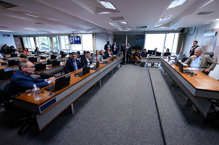 Sérgio Petecão (D) é presidente da Comissão de Constituição e Justiça - Edilson Rodrigues/Agência Senado