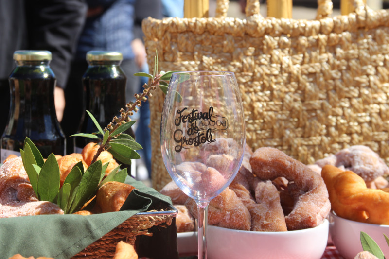 Um campeonato de bisca, venda de artesanato local e espaço de recreação infantil também integraram o evento. Crédito: Laura Kirchhof/ Edemar Mealho