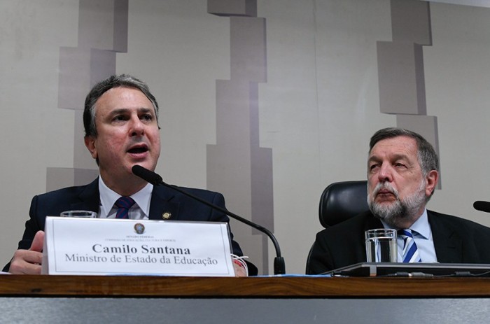 Camilo Santana e o presidente da CE, Flávio Arns - Foto: Edilson Rodrigues/Agência Senado