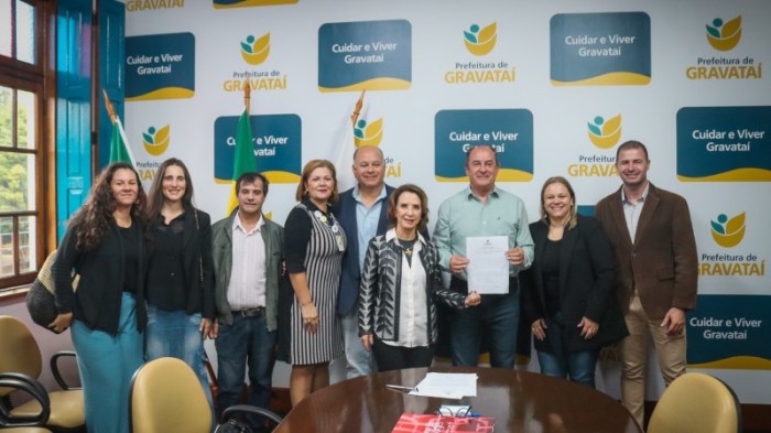 No evento, Raquel Teixeira (C) ressaltou que transporte escolar é fundamental para garantir acesso à educação -Foto: Gustavo Peres/Ascom Seduc