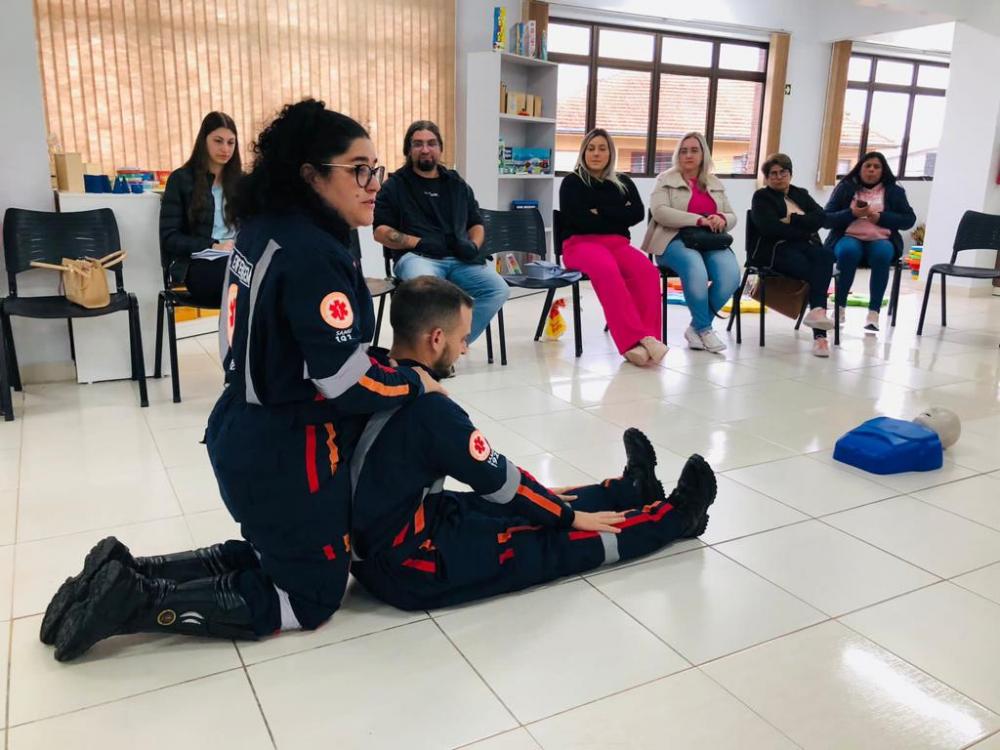 O curso é organizado pela Secretaria de Educação, em parceria com a Secretaria Municipal de Saúde, através da equipe do SAMU. Crédito: SMED/Divulgação