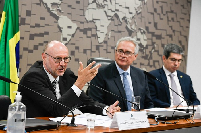 Luiz Fernando Corrêa, Renan Calheiros e Randolfe Rodrigues durante a sabatina na comissão - Foto: Roque de Sá/Agência Senado