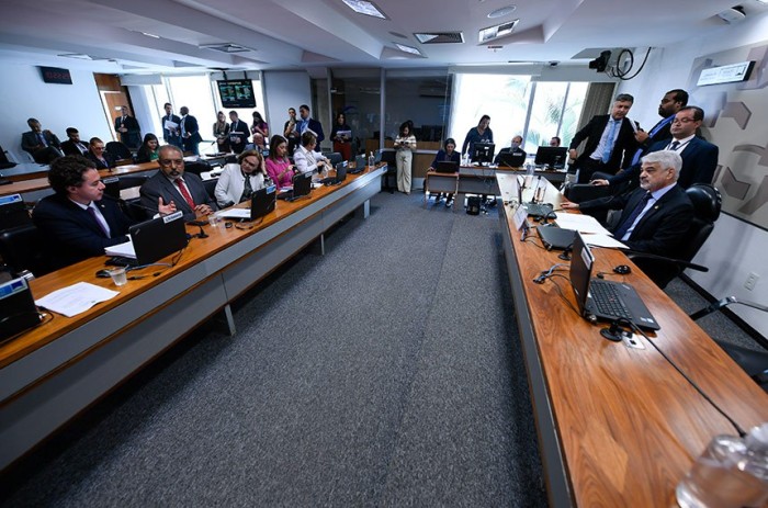 A Comissão de Assuntos Sociais é presidida por Humberto Costa (D) - Foto: Edilson Rodrigues/Agência Senado