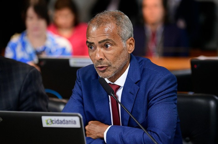 Romário apresentou relatório ao PL 990/2022, de Renan Calheiros; proposta segue para a Câmara - Foto: Pedro França/Agência Senado