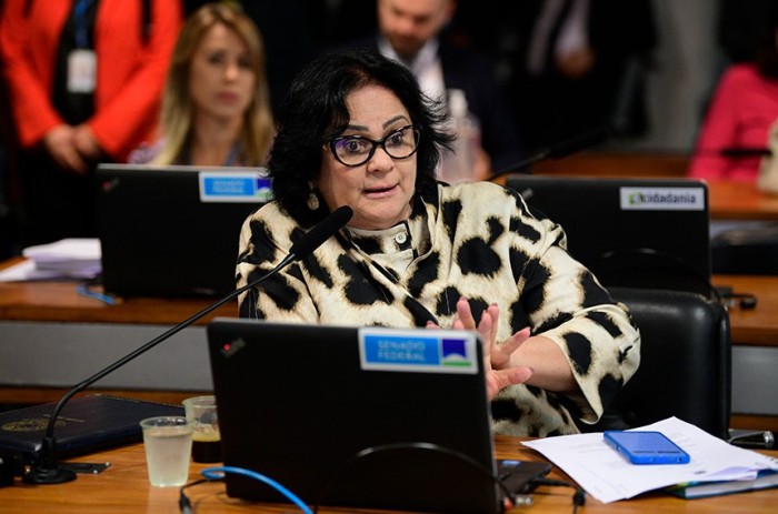 Damares relatou o projeto que segue para a Comissão de Fiscalização e Controle - Foto: Pedro França/Agência Senado