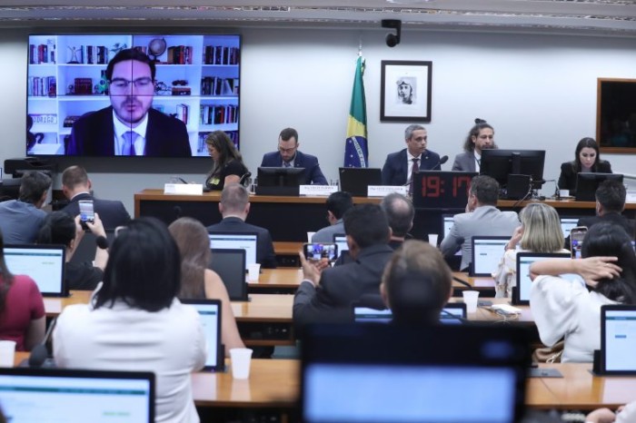 Deputados criticaram atuação do STF e o PL das Fake News - (Foto: Bruno Spada /Câmara dos Deputados)