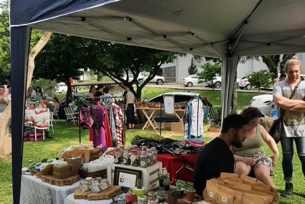 Praças de Bento recebem atrações artísticas e feira de artesanato neste final de semana