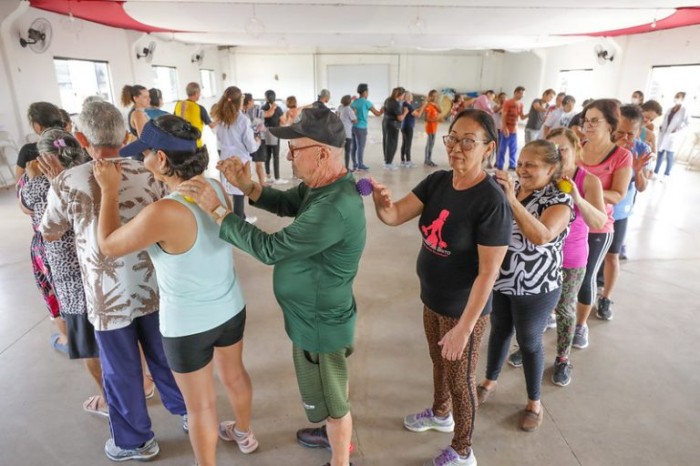Comissão debate preconceito contra pessoas mais velhas
