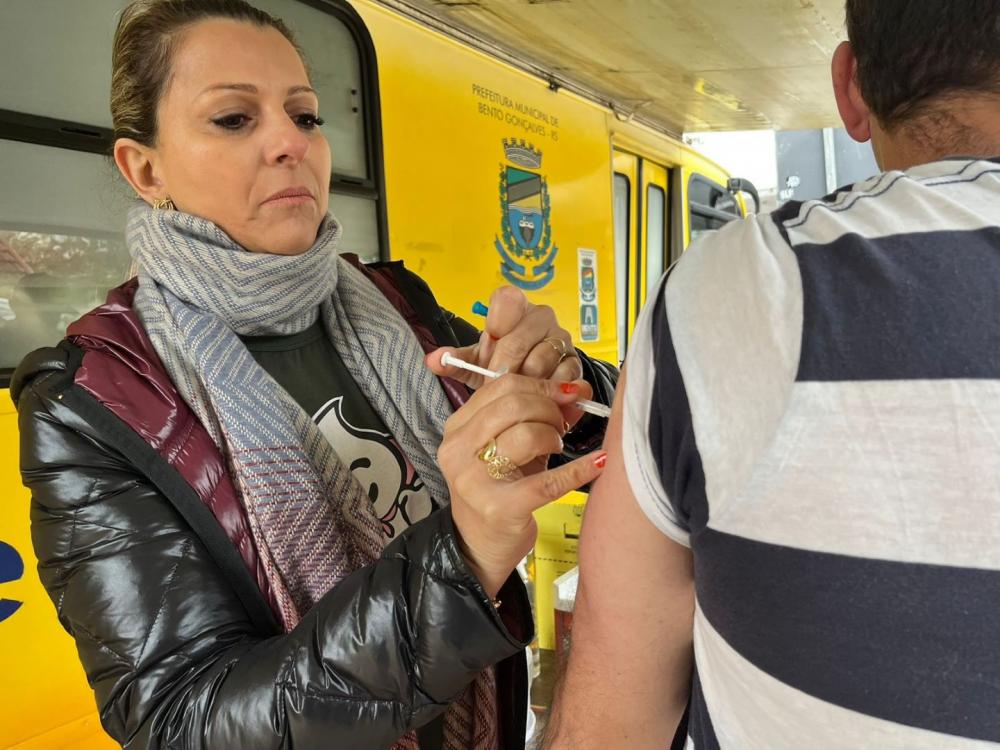 Mais de 400 doses foram aplicadas no último sábado, 13. Crédito: Divulgação