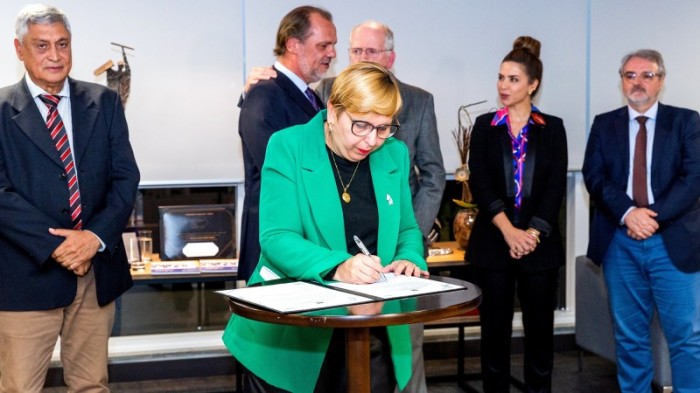 A secretária adjunta da Saúde lembrou que a Santa Casa receberá R$ 8 milhões no total e poderá contemplar outras iniciativas -Foto: Juliano Verardi/TJRS