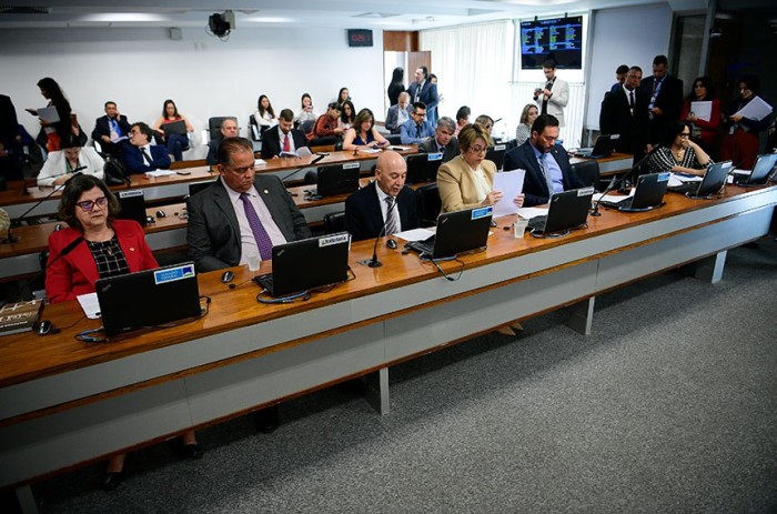 Projeto foi aprovado de forma terminativa na Comissão de Educação nesta terça - Foto: Pedro França/Agência Senado