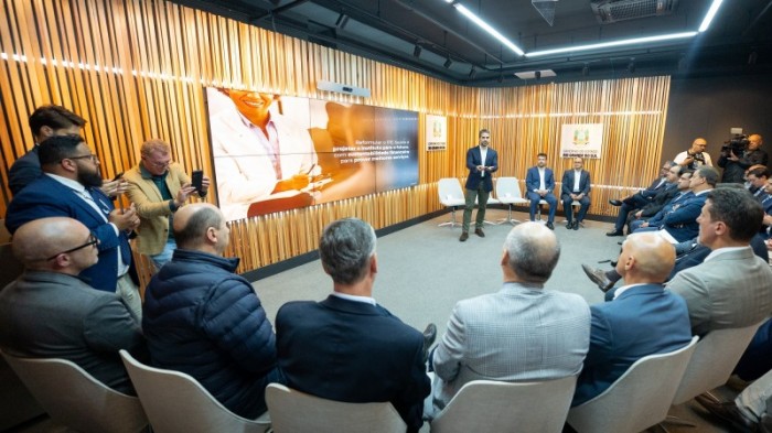 Governador apresentou a proposta de reforma estrutural do IPE Saúde aos líderes e coordenadores de bancadas da base aliada -Foto: Maurício Tonetto/Secom