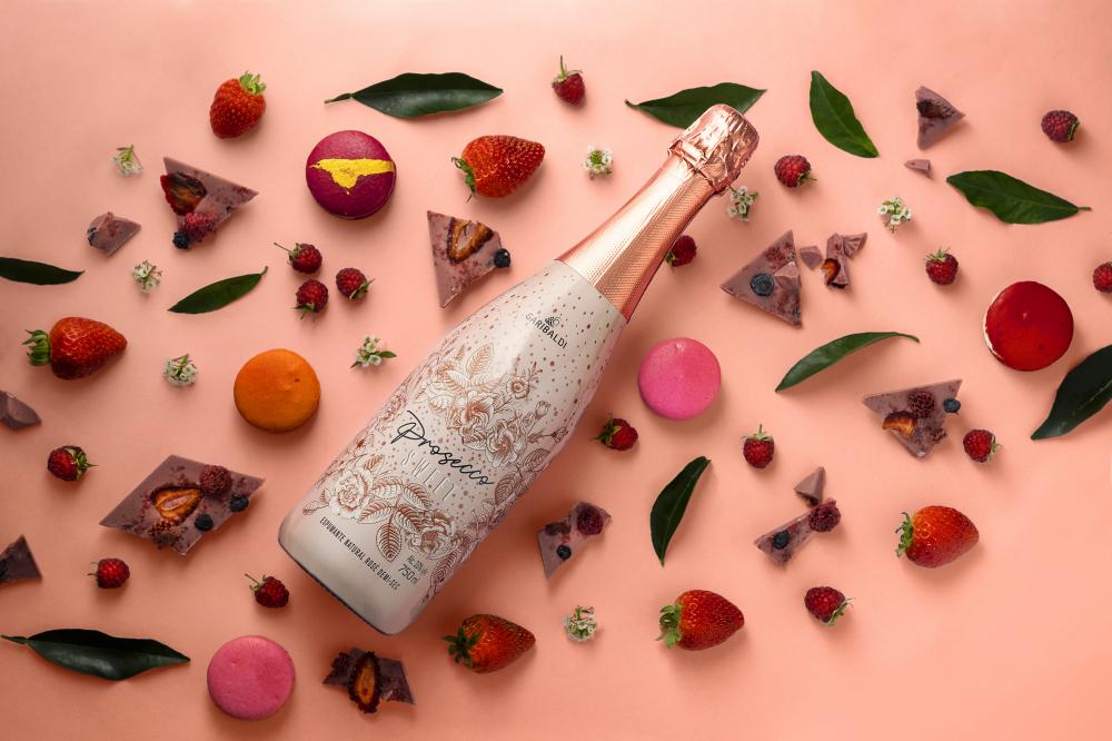 O Garibaldi Prosecco Rosé Sweet harmoniza com frutas, canapés, petiscos, saladas, carnes brancas e pratos leves em geral. Crédito: Divulgação 