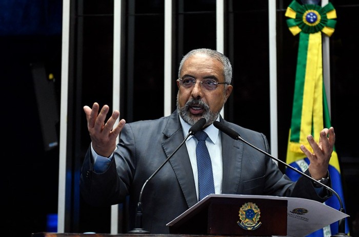 É preciso conscientizar a população a denunciar abuso e exploração sexual de crianças e adolescentes, alerta Paim - Foto: Roque de Sá/Agência Senado