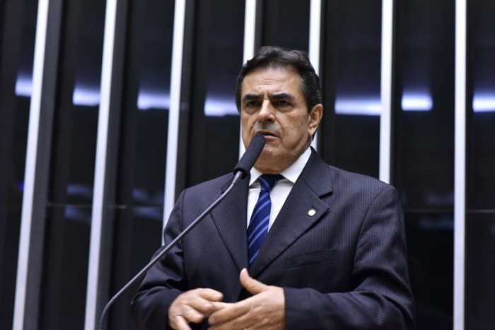 O relator Domingos Sávio recomendou a aprovação da proposta - (Foto: Zeca Ribeiro/Câmara dos Deputados)
