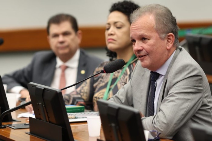 O autor da proposta, deputado André Figueiredo - (Foto: MyKe Sena/Câmara dos Deputados)