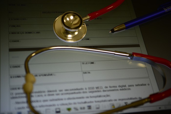 Relator do PL dos Planos quer proibir rescisão unilateral de contrato