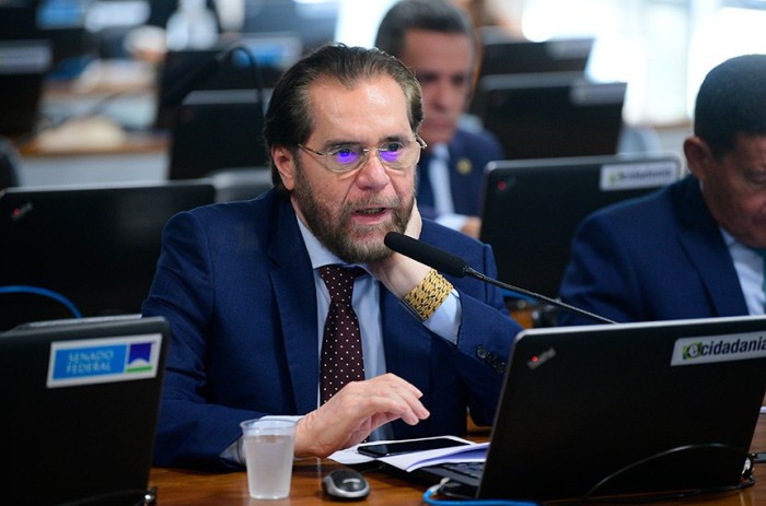 O relator, senador Plínio Valério, apresentou voto favorável ao projeto na CCJ - Foto: Pedro França/Agência Senado
