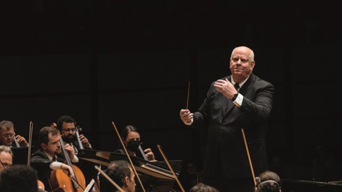 Manfredo Schmiedt é o maestro do Coro Sinfônico da Ospa desde 1992 -Foto: Vitória Proença/Ascom Ospa