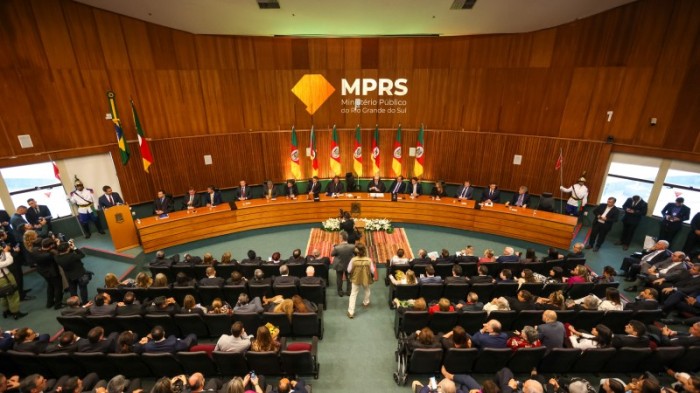 Leite participa da posse do novo procurador-geral de Justiça, Alexandre Saltz