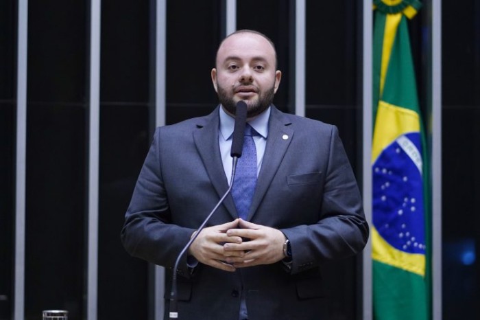 Fausto Santos Jr. denuncia descaso com consumidores - (Foto: Pablo Valadares / Câmara dos Deputados)