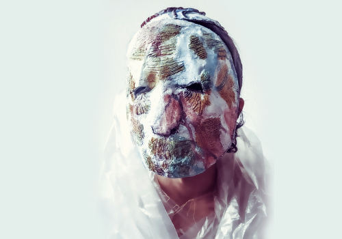 Detalhe de imagem de espetáculo “Máquina de Modelagem Temporal” na Sala Augusto Boal, Teatro de Arena Eugênio Kusnet (SP) - Funarte. Teatrologia Thor Vaz - crédito divulgação Edição CCOM Funarte