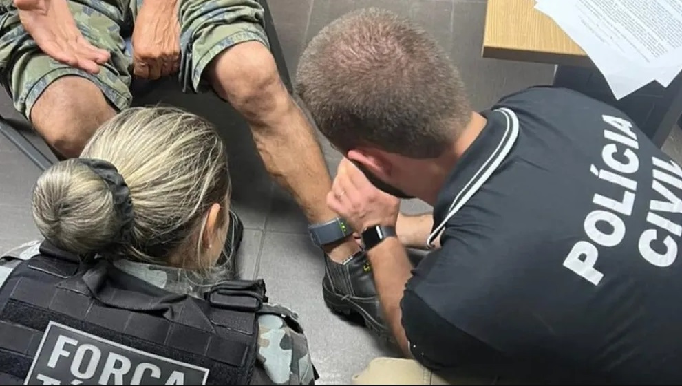 Primeira tornozeleira para monitorar agressores de mulheres no RS é instalada