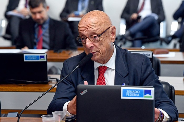 Espiridião Amin explicou que o projeto dá segurança jurídica ao Encceja Exterior, exame aplicado pelo Instituto Nacional de Estudos e Pesquisas Educacionais Anísio Teixeira (Inep) em parceria com o Itamaraty - Foto: Roque de Sá/Agência Senado