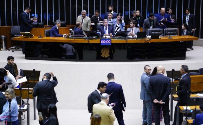 Deputados na sessão do Plenário desta quarta-feira - (Foto: Pablo Valadares/Câmara dos Deputados)