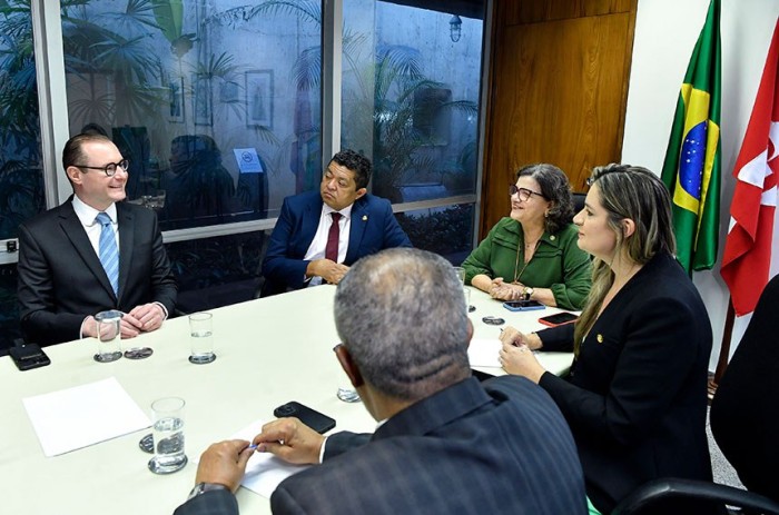 Cristiano Zanin (E) reuniu-se com senadores da bancada do PT (na foto) e de outros partidos nesta quarta - Foto: Geraldo Magela/Agência Senado