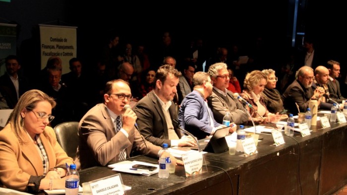 Danielle Calazans (E), Bruno Jatene e Artur Lemos na audiência pública realizada na Assembleia Legislativa -Foto: Nabor Goulart/Ascom Casa Civil
