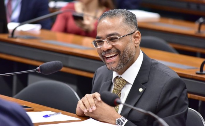 Márcio Marinho: atletas também são vítimas do trânsito - (Foto: Zeca Ribeiro/Câmara dos Deputados)