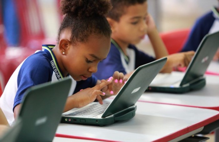 Acesso de graça deve beneficiar alunos carentes da educação básica - (Foto: Depositphotos)