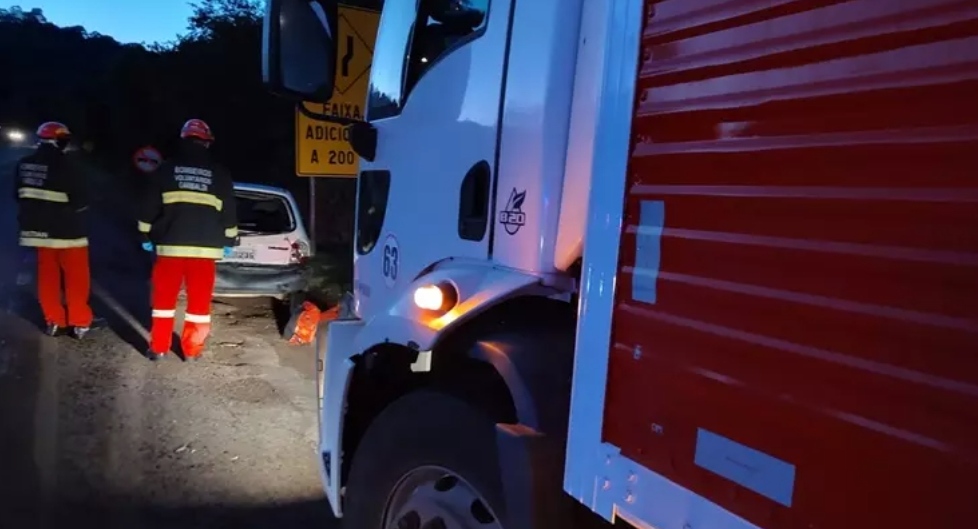 Colisão entre carro e caminhão deixa um ferido em Garibaldi