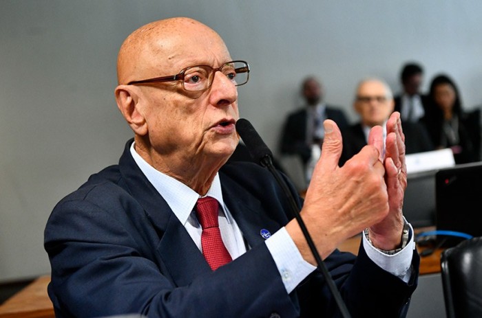 Esperidião Amin relatou o projeto na CRE - Foto: Geraldo Magela/Agência Senado