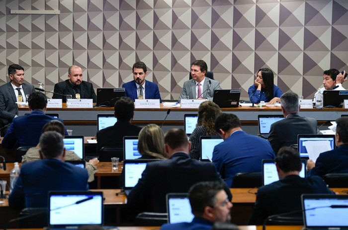 Comissão parlamentar de inquérito ouve na manhã desta quinta delegado e peritos da Polícia Civil do DF - Foto: Edilson Rodrigues/Agência Senado