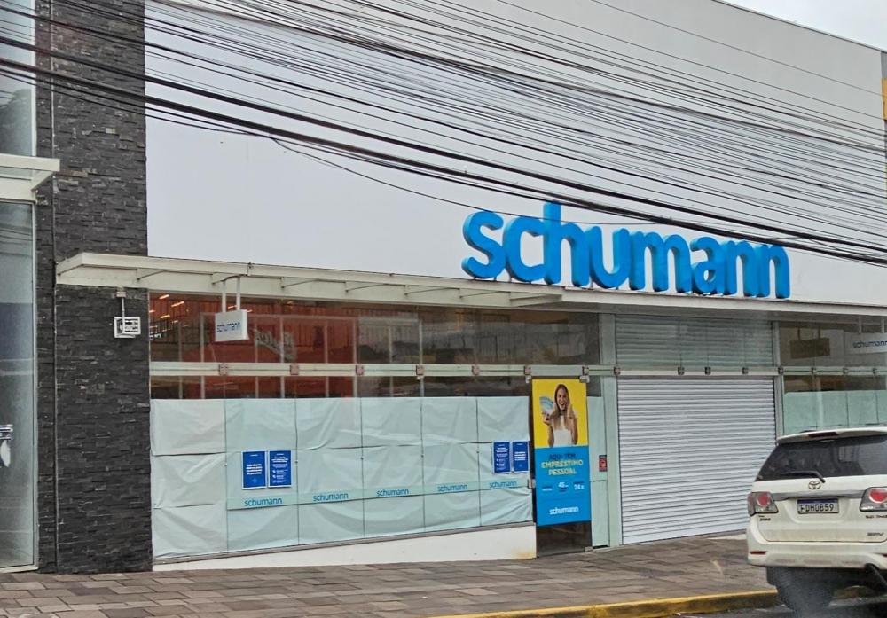 Lojas Schumann anunciou o fechamento de 29 lojas, incluindo a unidade de Bento Gonçalves - Fotos: NB Notícias