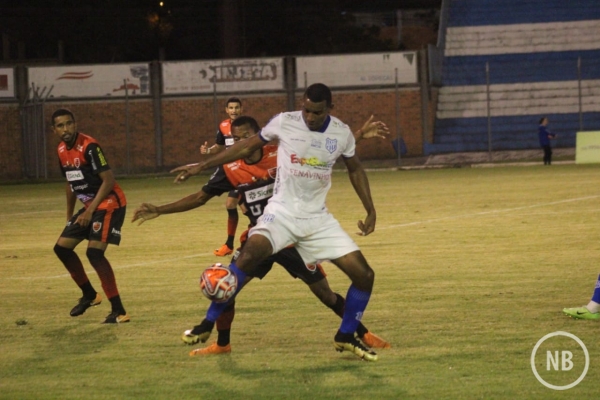 Esportivo fura a retranca do Tupi e volta a vencer
