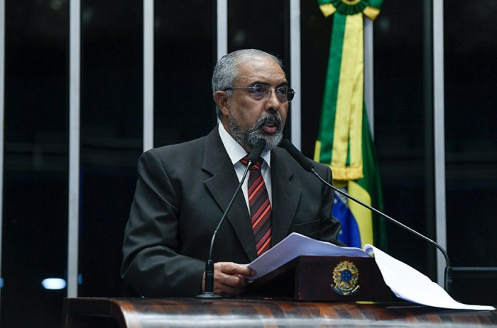 Taxa mais alta do mundo trava o desenvolvimento do Brasil, argumenta o senador - Foto: Roque de Sá/Agência Senado