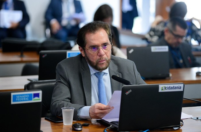 O senador Plínio Valério foi o relator do projeto