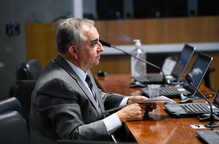 Izalci Lucas é o autor do requerimento pela audiência pública, que ouvirá especialistas em divulgação científica - Foto: Marcos Oliveira/Agência Senado