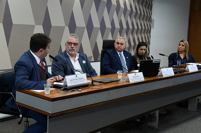 Izalci Lucas, relator do PL 1.944/2022, apresentado pelo senador Eduardo Gomes, coordenou a audiência pública e ouviu relatos sobre afogamentos de crianças e especialistas em segurança aquática - Foto: Edilson Rodrigues/Agência Senado