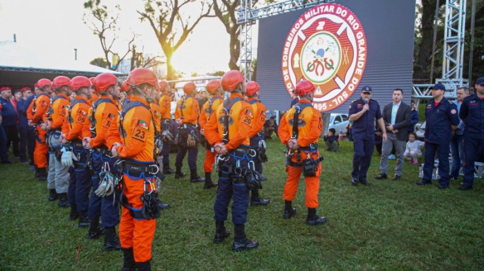 Na data, também foram realizadas a formatura do Curso de Salvamento em Altura e a entrega de boinas à Reserva Altiva -Foto: Divulgação CBMRS